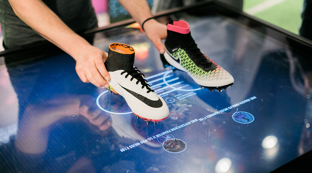 Schuhpräsentation auf interaktivem Touch Display im Nike Store