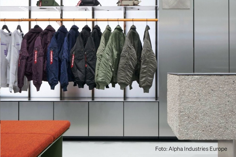 Retail Hack Farbe und Material – Alpha Industries Store Frankfurt